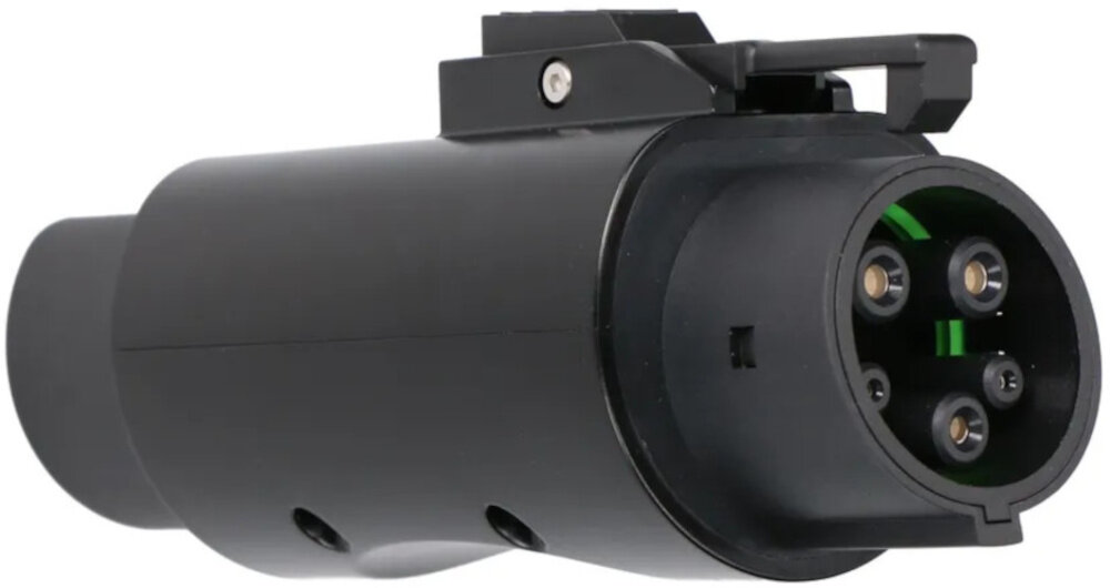 Adapter do ładowarki samochodu elektrycznego EXTRALINK EX.22622 gniazdo Typ 2 - wtyk Typ 1 adapter na białym tle widoczny z boku lekko pod skosem obsługa prądu do 32A i napięcia 110–250 V AC moc ładowania do 7.4 kW na jednej fazie proces uzupełniania energii jest stabilny i efektywny