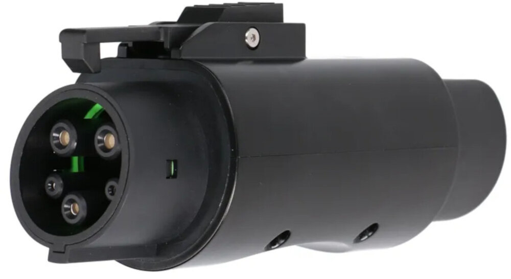 Adapter do ładowarki samochodu elektrycznego EXTRALINK EX.22622 gniazdo Typ 2 - wtyk Typ 1 adapter na białym tle widoczny z boku lekko pod skosem odporność elektryczna do 2000 V izolacja przekraczająca 1000 MΩ chroni instalację pojazdu przed niepożądanymi przeciążeniami stabilny i przewidywalny proces ładowania