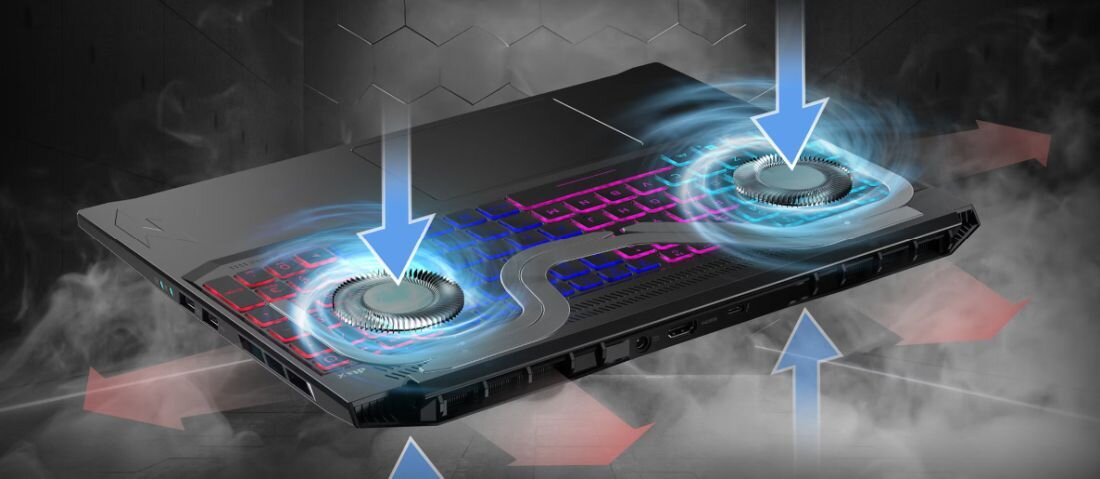 Laptop Acer Nitro z widokiem systemu chłodzenia dwa wentylatory cooling fans z RGB podświetleniem klawiatury cyan magenta czerwień niebieski niebieskie strzałki pokazujące przepływ powietrza heat pipes rurki cieplne na szarym tle z efektami dymu architektura termiczna - Skuteczne chłodzenie dwa wentylatory, cztery wloty i cztery wyloty 