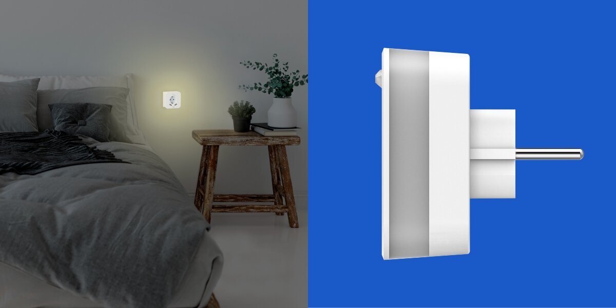 Gniazdko HAMA 223507 Biała lampka nocna wpięta do gniazdka przy łóżku w sypialni oraz widok z boku pokazujący płaską konstrukcję wtyczki.