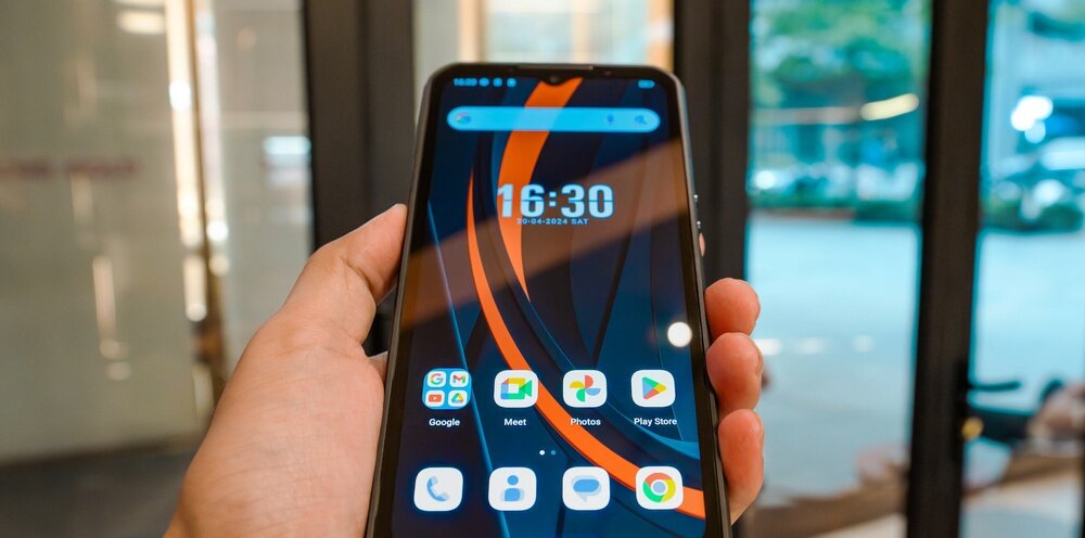 Smartfon OUKITEL WP35     opis