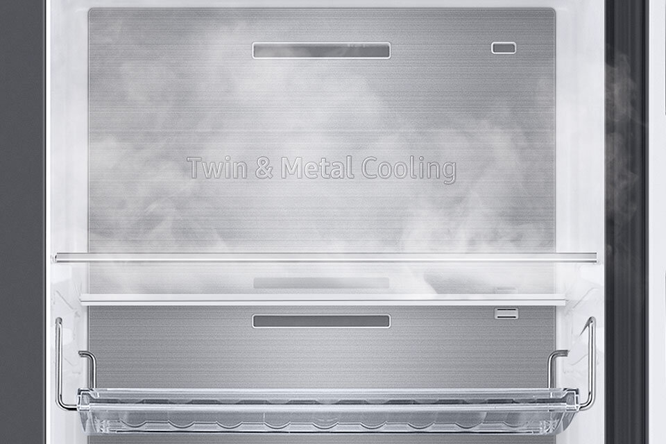 Zbliżenie na fragment lodówki z Metal Cooling