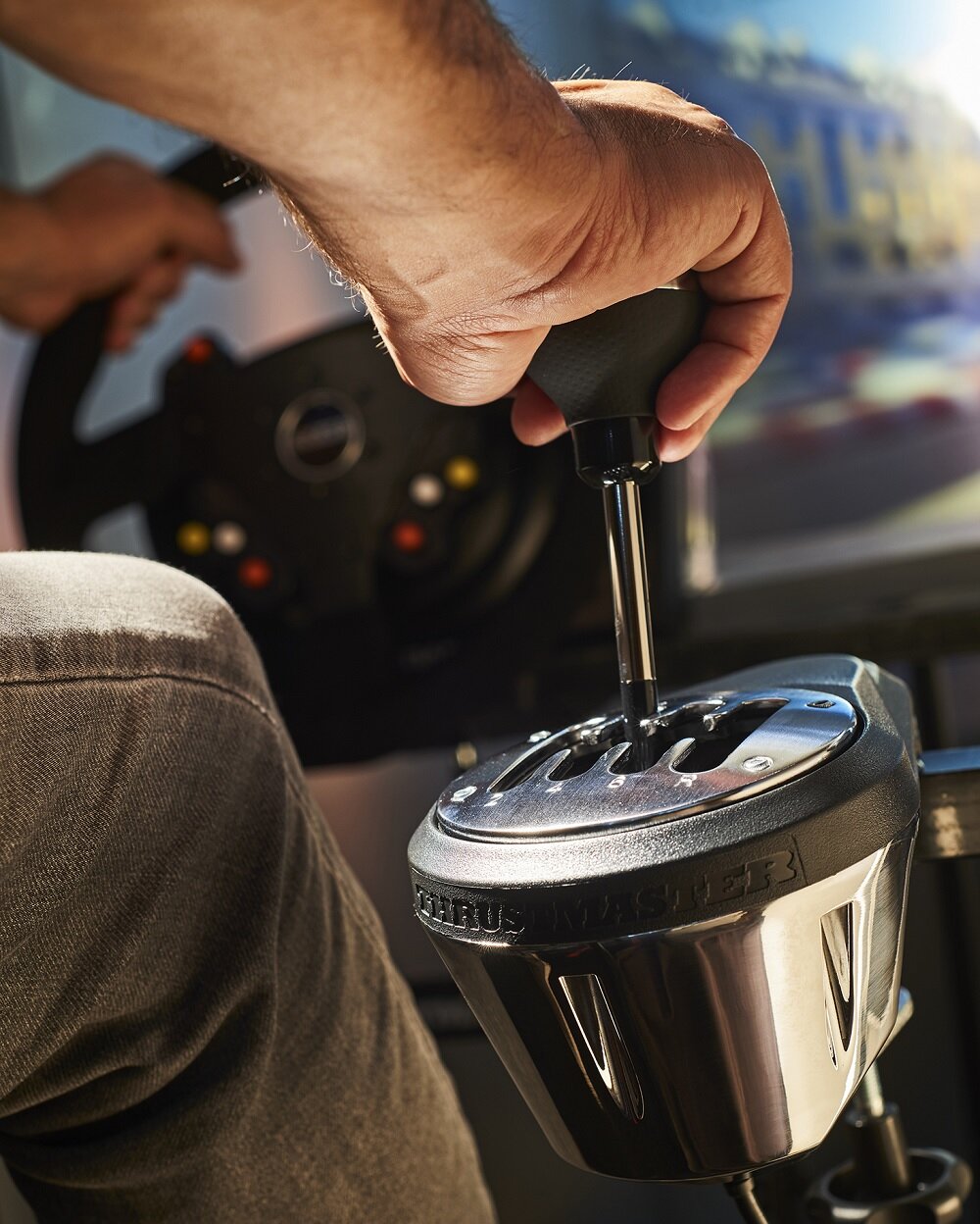 Kontroler THRUSTMASTER TH8A Dźwignia zmiany biegów zdejmowana gałka dodatkowe nakładki układ h sekwencyjna skrzynia