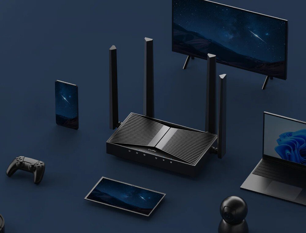 Router CUDY WR3600 Router z pięcioma antenami otoczony urządzeniami, takimi jak smartfon, tablet, laptop, telewizor, kamera i kontroler do gier, łączność Wi-Fi, pasma, prędkość