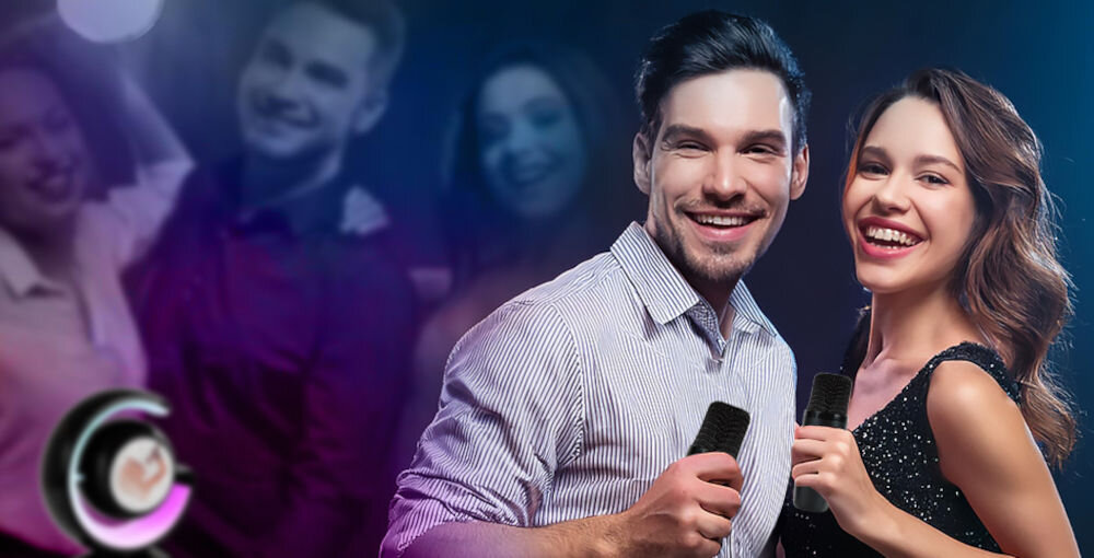 Zestaw karaoke MUSICMATE RainbowDust MM-SC70-B dwa bezprzewodowe mikrofony w zestawie wbudowana regulacja głośności możliwość zmiany efektów wokalnych