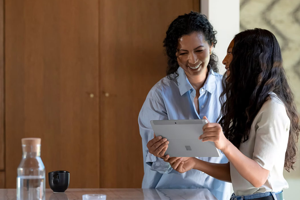 MICROSOFT Surface Go 3 2w1 tablet laptop praca uczelnia