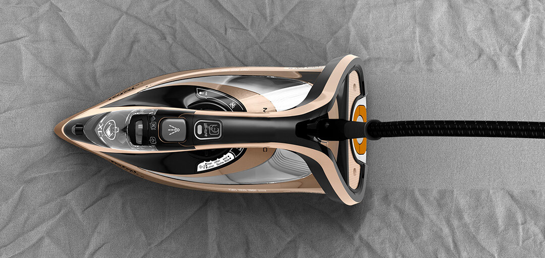 Żelazko na tkaninie.