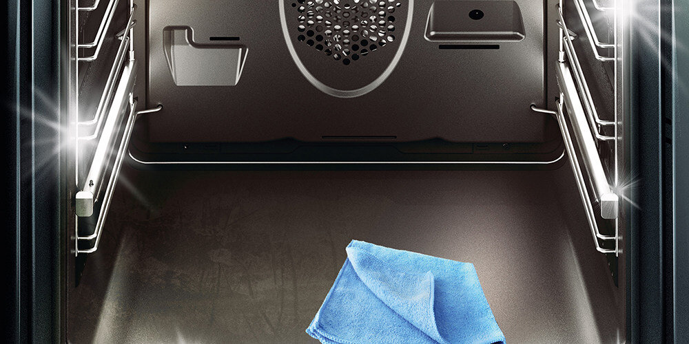 KUCHNIA BEKO FSMT55330DXDS wizualizacja wnętrze środek otwraty niebieska szmatka wentylator drabinki ścianka bok łatwe czyszczenie materiały konstrukcja łatwe czyszczenie usuwanie zabrudzeń estetyczny wygląd