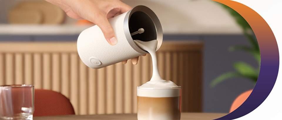 Tworzy gęstą, kremową piankę w kilka sekund