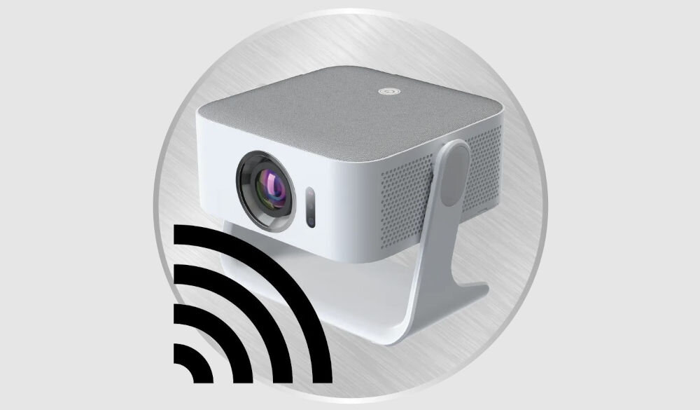 Projektor KIANO Elegance Cinema Miracast bezprzewodowe przesyłanie obrazu z telefonu, projektor po skosie na kremowym tle