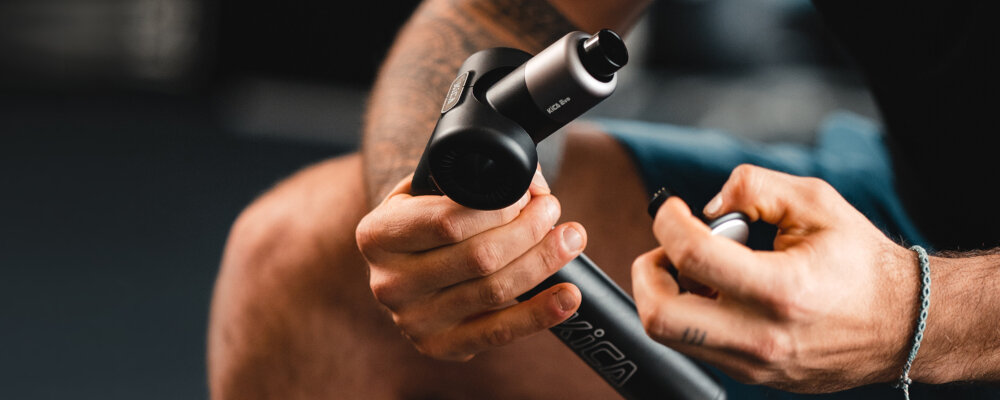 Masażer Wibracyjny FEIYUTECH KICA EVO diody LED informuje ładowanie 