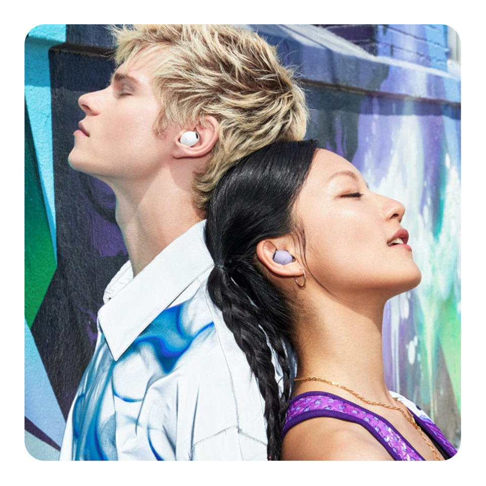 Stały kontakt ze światem dzięki pełnej kompatybilności z innymi urządzeniami Samsung Galaxy