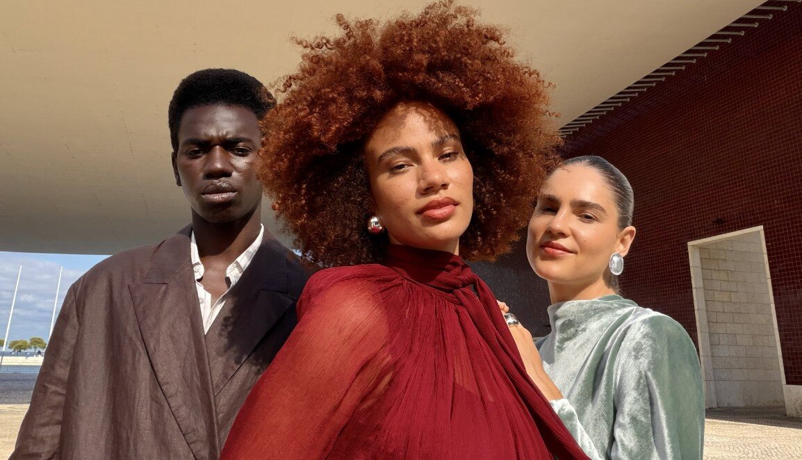 APPLE iPhone Air aparat przedni Center Stage 18 MP szerokie kadrowanie