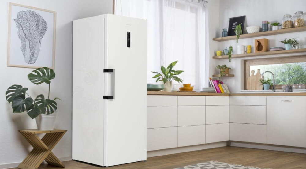 LODÓWKA GORENJE R619EAW6 błyszczące gładkie wnętrze łatwe proste bezproblemowe czyszczenie poziom higieny jajka specjalna półka akcesorium bezpieczne wygodne tacka ochrona przed stłuczeniem Ulepszony System wentylacji dynamiczne chłodzenie równomierne przyjazne środowisku mniejsze zużycie energii oszczędności szuflada mięso ryby owoce morza sery nabiał świeżość niższa temperatura FreshZone szuflada świeżości niska temperatura automatyczna kontrola wilgotności Technologia SmartHumidity usuwanie wilgoci dłuższa świeżość oszczędność przechowywanie większej ilości duża pojemność wnętrze miejsce 398 l pojemności system AdaptTech stała temperatura monitorowanie czujniki oszczędność energii DŁUGOTRWAŁA ŚWIEŻOŚĆ