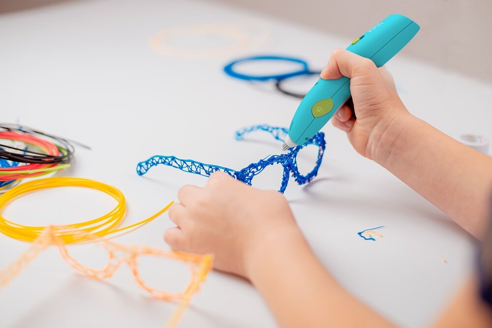 Zestaw edukacyjny MYFIRST 3dPen Make Creator Kit PCL Niebieski ergonomiczna forma, filamenty, bezpieczna praca, rozwija wyobraźnie