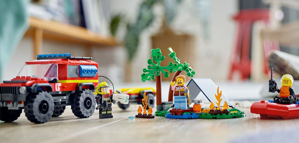 KLOCKI LEGO CITY TERENOWY WÓZ STRAŻACKI Z ŁODZIĄ RATUNKOWĄ 60412 prezent