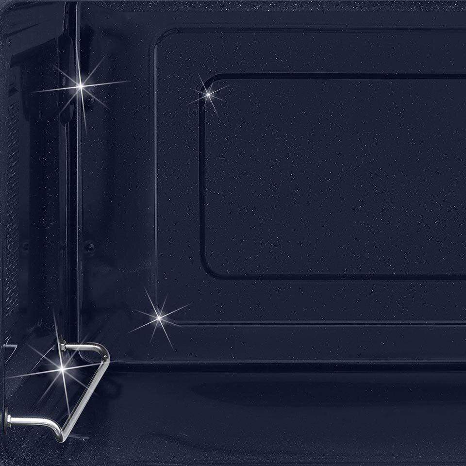 Zbliżenie na wnętrze kuchenki, którą można kupić w sklepach Media Expert