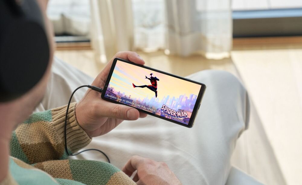 Smartfon SONY Xperia 5 V   ekran bateria aparat procesor ram pamięć pojemność rozdzielczość zdjęcia filmy opis dane cechy blokady system łączność wifi bluetooth obudowa szkło odporność porty muzyka transfer sieć przekątna matryca waga czujniki oled amoled ips