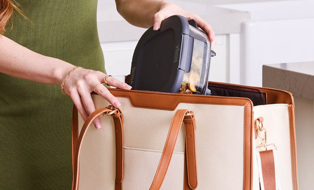 Air Fryer Frytkownica beztłuszczowa NINJA FN101EUGY Crispi 1700W Komfortowe użytkowanie wymiary przenośna konstrukcja Bezpieczne nóżki  ochrona wygodnie przechowywać 