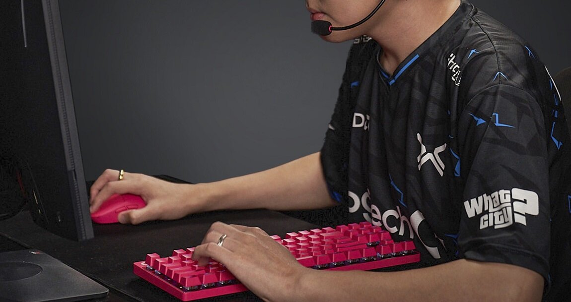 Mysz LOGITECH G PRO X Superlight 2 Lightspeed Elegancka wygodna Minimalistyczny design płynna praca