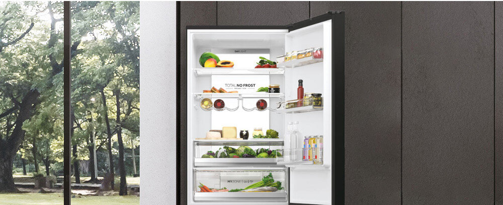 Lodówka HAIER HTW7720DNG eleganckie wnętrze środek półki