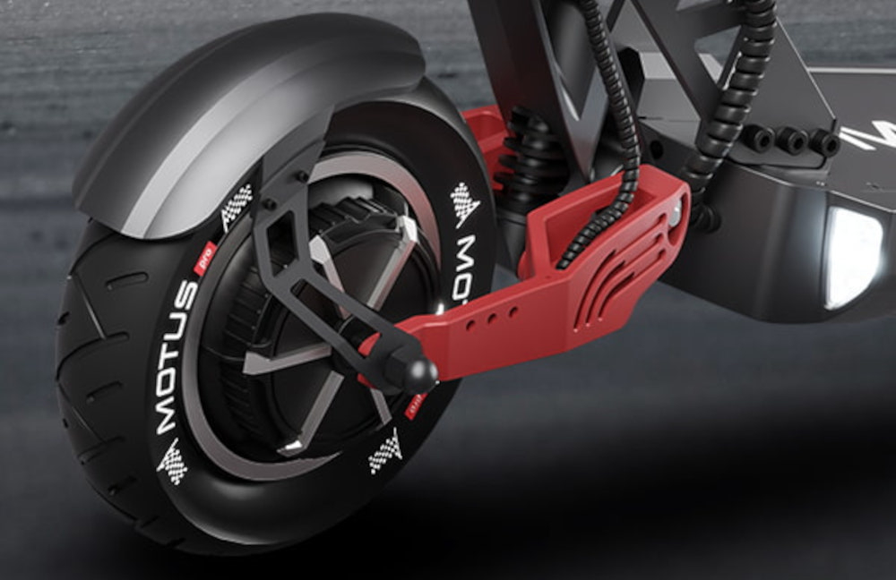 Hulajnoga elektryczna MOTUS Pro 10 Daytona 65km 2x1000W Amortyzacja 10 cali Czarny tylne koło zbliżenie na zawieszenie podwójny system zawieszenia przednie i tylne koło mają wahaczowe zawieszenie profesjonalny system zawieszenia skutecznie tłumi wstrząsy 