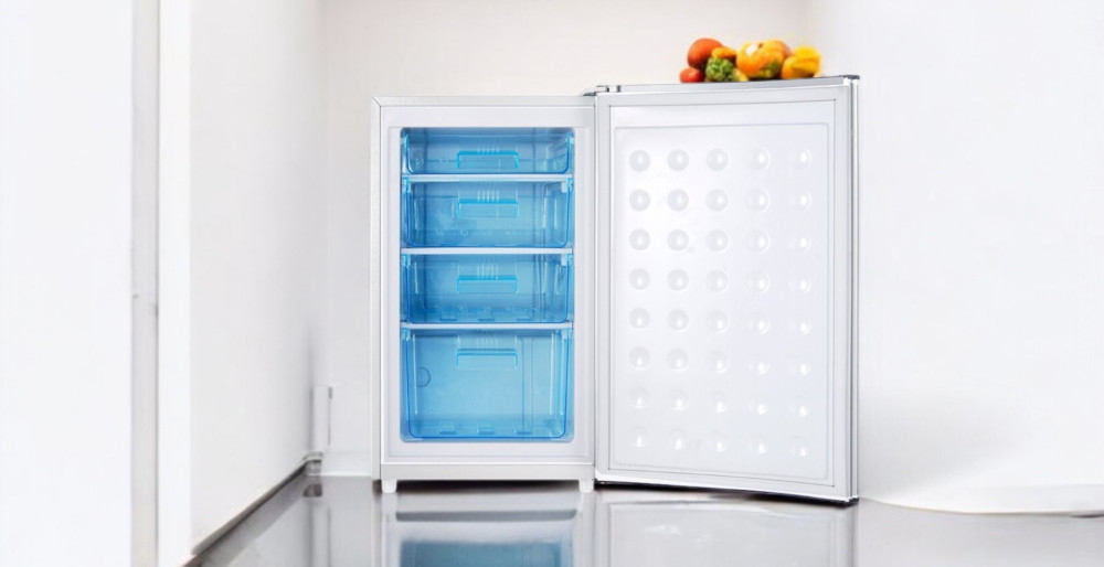 ZAMRAŻARKA ELECTRO-LINE BD-72E Zdolność zamrażania ochrona żywności utrzymanie temperatury 3 kg produktów mrożenie szybkie brak zasilania utrzymanie temperatury 20 godzin nóżka poziomująca ustawienie urządzenia prosta powierzchnia stabilność dłuższa żywotność oszczędności kółka transportowe łatwe przemieszczanie zmiana zmiejsca podnoszenie przesuwanie szybko wygodnie praktycznie sterowanie mechaniczne optymalne warunki oszczędność energii pokrętło ustawienia regulacja temperatury poziomy stopnie obsługa intuicyjna komfortowa pojemność 72 litry organizacja wnętrze 4 szuflady pojemność przezroczyste pojemniki mrożenie owoce warzywa mięso świeżość komfort wygoda