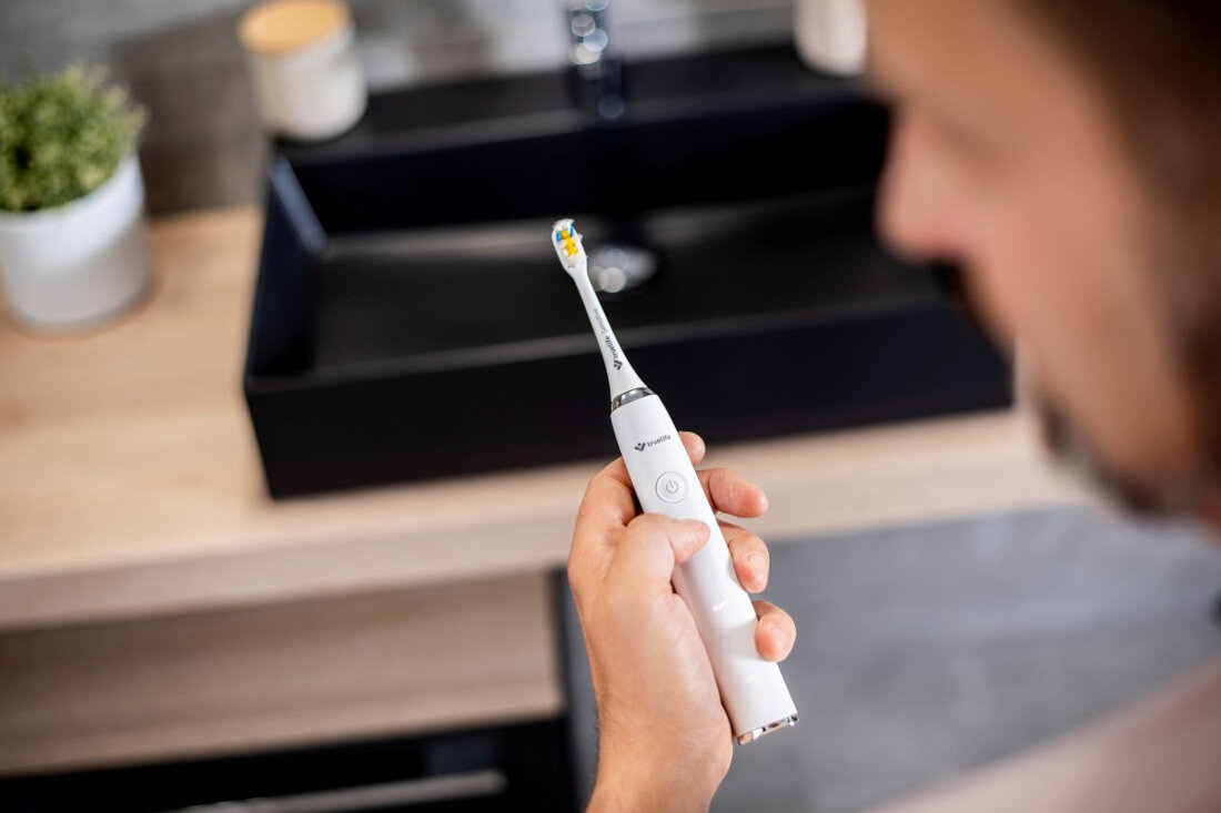 Szczoteczka soniczna TRUELIFE SonicBrush UV cztery tryby czyszczenia tryb Clean Tryb Whiten Tryb Massage tryb Soft