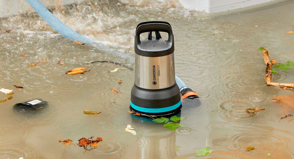 Pompa do wody GARDENA 09046-20 elektryczna niesamowita skutecznosc usuwa wode do poziomu 2 mm