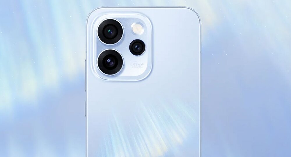 Plecki białego Reno15 z widoczną połyskującą fakturą