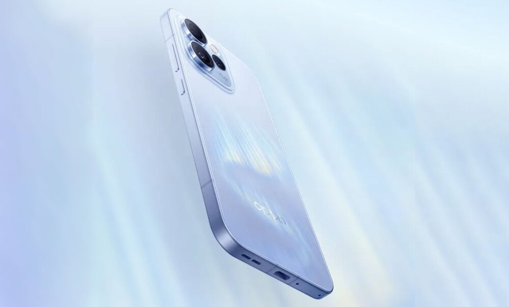 Tylny panel OPPO Reno15 mieniący się na biało i błękinie pokryty szkłem