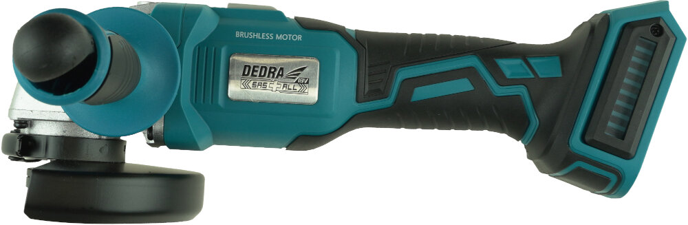 Szlifierka kątowa DEDRA DED7151 szlifierka na białym tle widoczna z boku do cięcia szlifowania i wygładzania powierzchni praca bezprzewodowa r=ergonomia wydajność niewielka konstrukcja duża moc