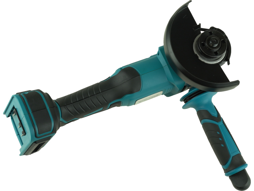 Szlifierka kątowa DEDRA DED7151 szlifierka widoczna od spodu zdjęcie na białym tle rękojeść główna pokryta antypoślizgową powłoką wygodny stabilny chwyt montaż uchwytu bocznego w dwóch pozycjach dostosować narzędzie do preferowanego sposobu trzymania