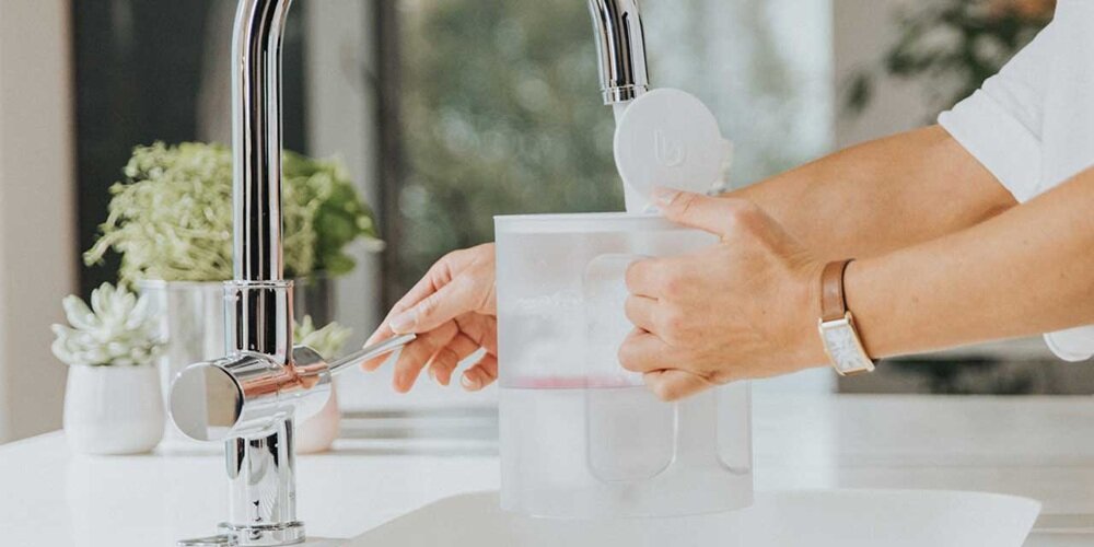 Dzbanek filtrujący BWT Aqualizer Station + 2 wkłady ZN+MG i Mg + 2 karafki wyjmowana pokrywa, łatwiejsze uzupełnienie wody