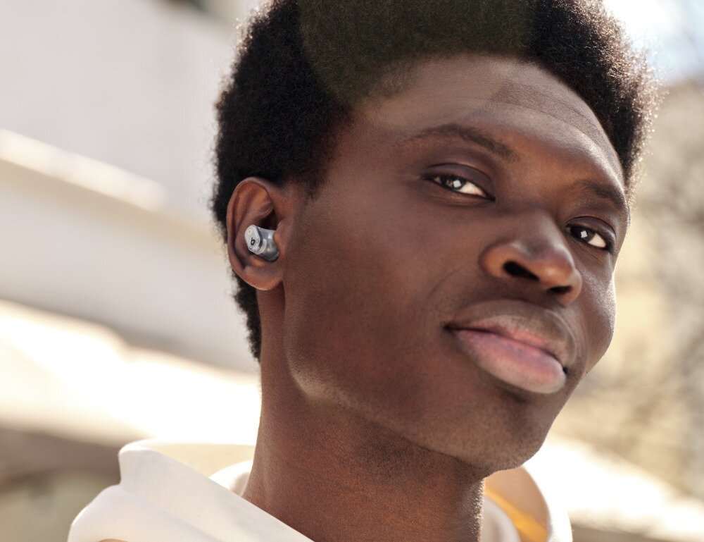 SŁUCHAWKI BEATS STUDIO BUDS + DŹWIĘK JAKOŚĆ ZNIEKSZTAŁCENIA TRYBY CZAS DZIAŁANIA ODPORNOŚĆ DESIGN STYL