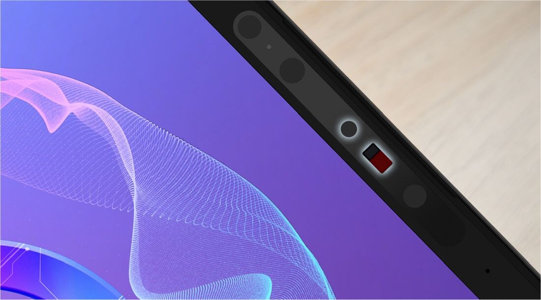Zbliżenie na przełącznik blokady kamery Webcam Lock Switch laptopa MSI Prestige 16 AI+ Evo B2VMG-220PL – prywatność bezpieczeństwo