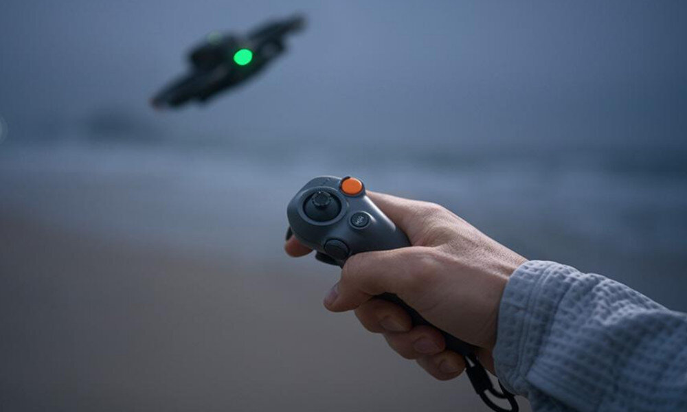 Dron DJI Avata 2 Fly More Combo (3 X Bateria) kontroler funkcje sterowanie