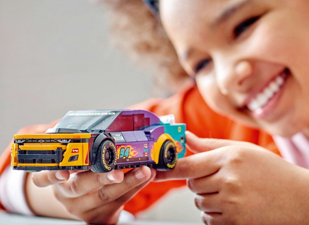 LEGO 76935 Speed Champions NASCAR® Next Gen Chevrolet Camaro ZL1  samochód