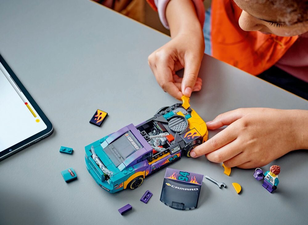 LEGO 76935 Speed Champions NASCAR® Next Gen Chevrolet Camaro ZL1  umiejętności