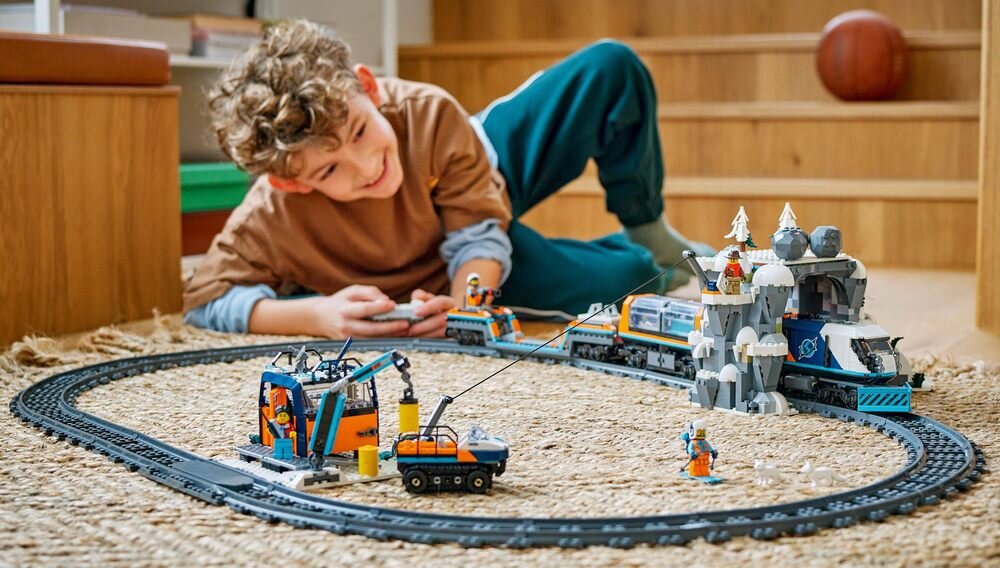 LEGO 60470 City Ekspres polarny arktycznych odkrywców  elementy opis konstrukcji wiek LEGO Powered Up
 