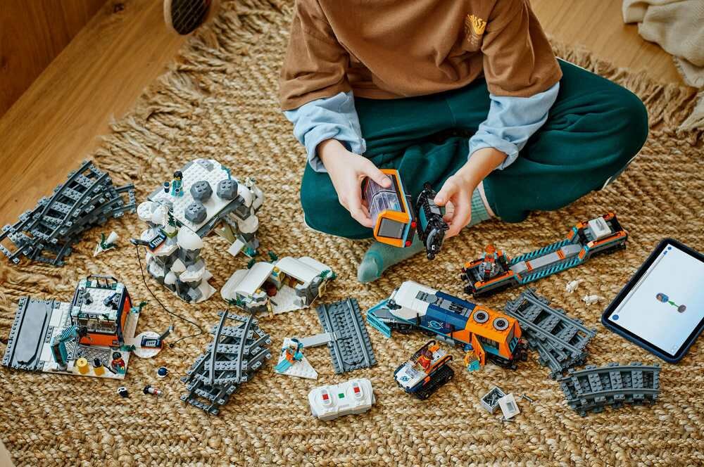 LEGO 60470 City Ekspres polarny arktycznych odkrywców  zdolności manualne rozwój dziecka koordynacja umiejętności wyobraźnia 
 