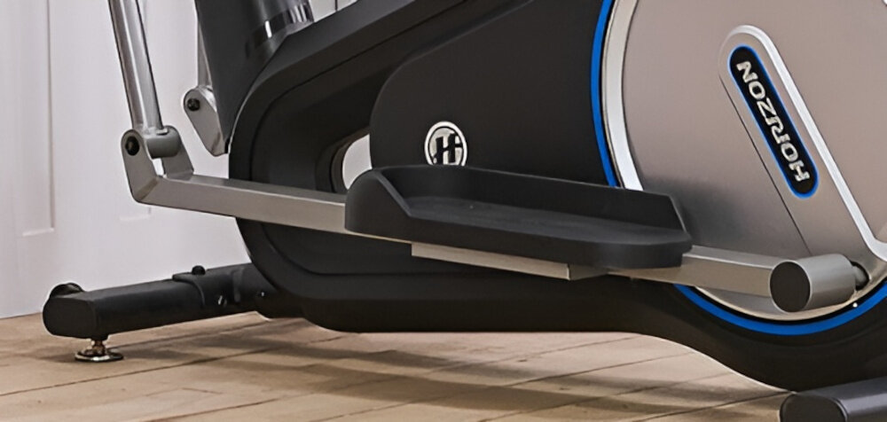 Orbitrek eliptyczny HORIZON FITNESS Elliptical SYROS 3.0 regulowane platformy stóp stabilna pozycja stopy bezpieczny wygodny trening