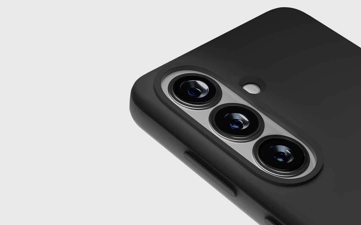 Icon Cover skutecznie chroni ekran i aparat Samsung Galaxy S26+ przed uszkodzeniami.