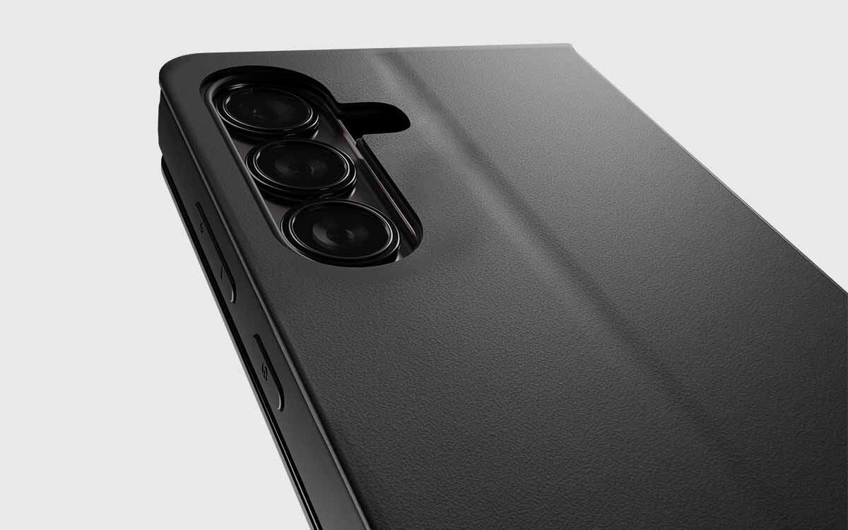 Portfelowe etui Smooth Wallet o miękkiej powierzchni dla eleganckiego wyglądu.