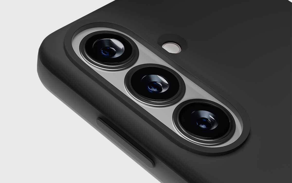 Podwyższony rant ICON MAG chroni aparat Samsung S26 przed uszkodzeniami.