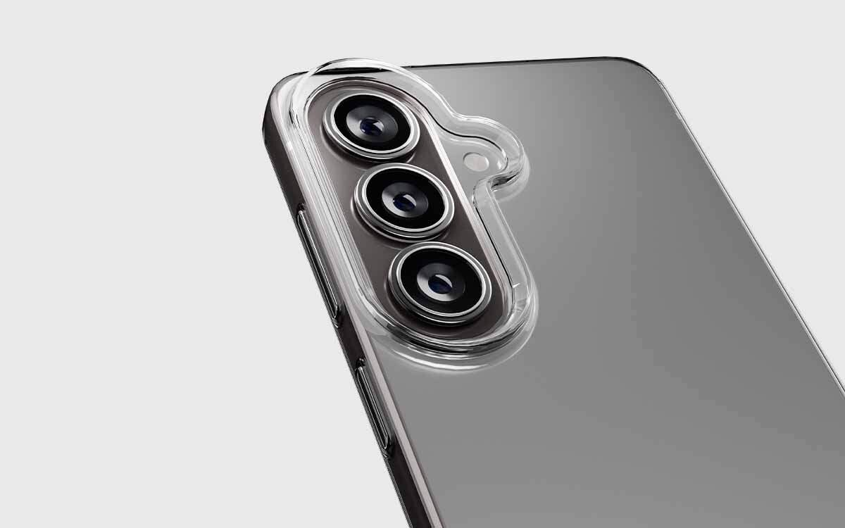  Nude 0.3 to przezroczyste etui, które chroni Samsung, jednocześnie podkreślając jego oryginalny design.