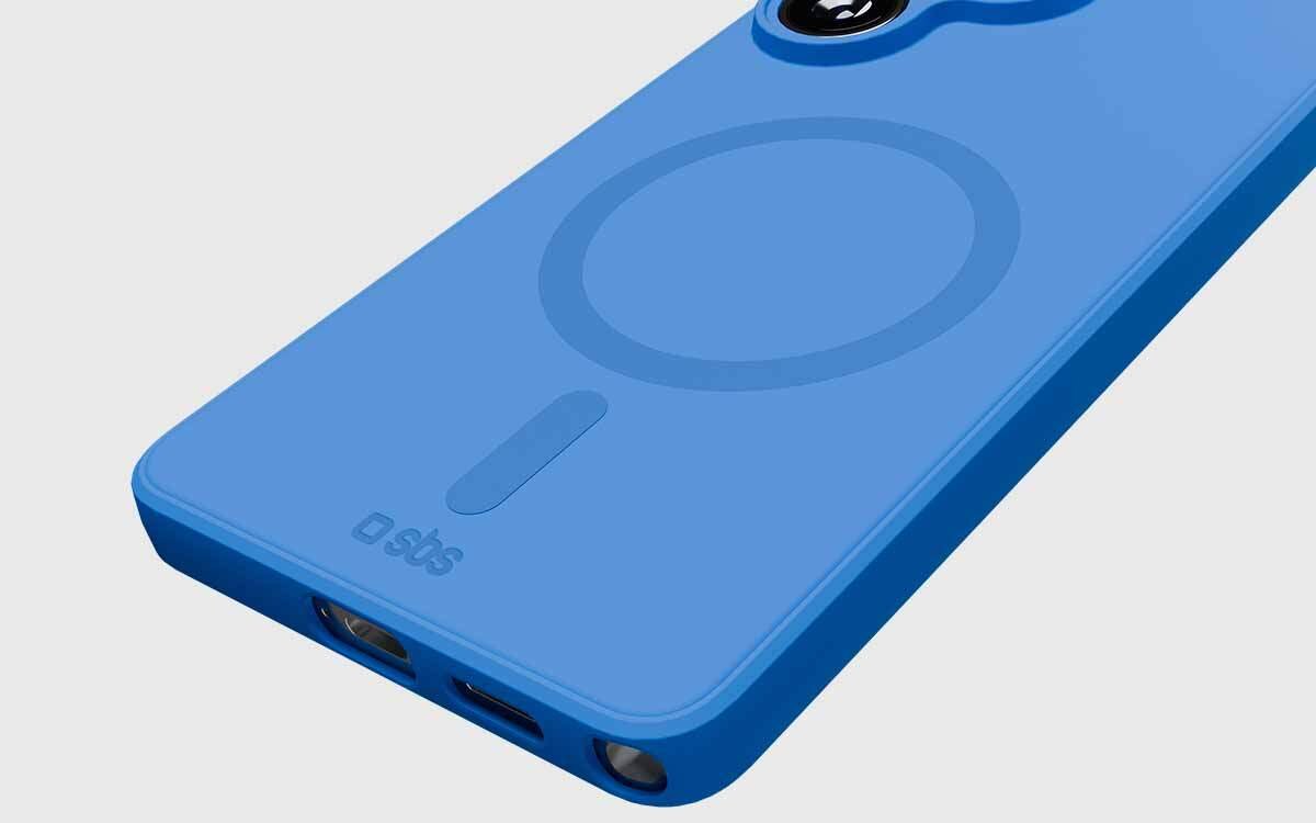 Magnetyczne etui umożliwia ładowanie MagSafe bez zdejmowania.