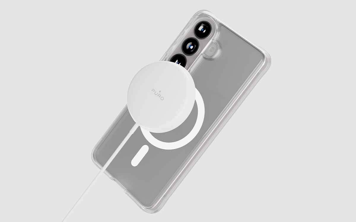 Etui PURO Lite Mag do Samsung Galaxy S26 magnetyczne etui kompatybilne z ładowaniem magnetycznym wygodne ładowanie, smartfon z założonym etui na szarym tle