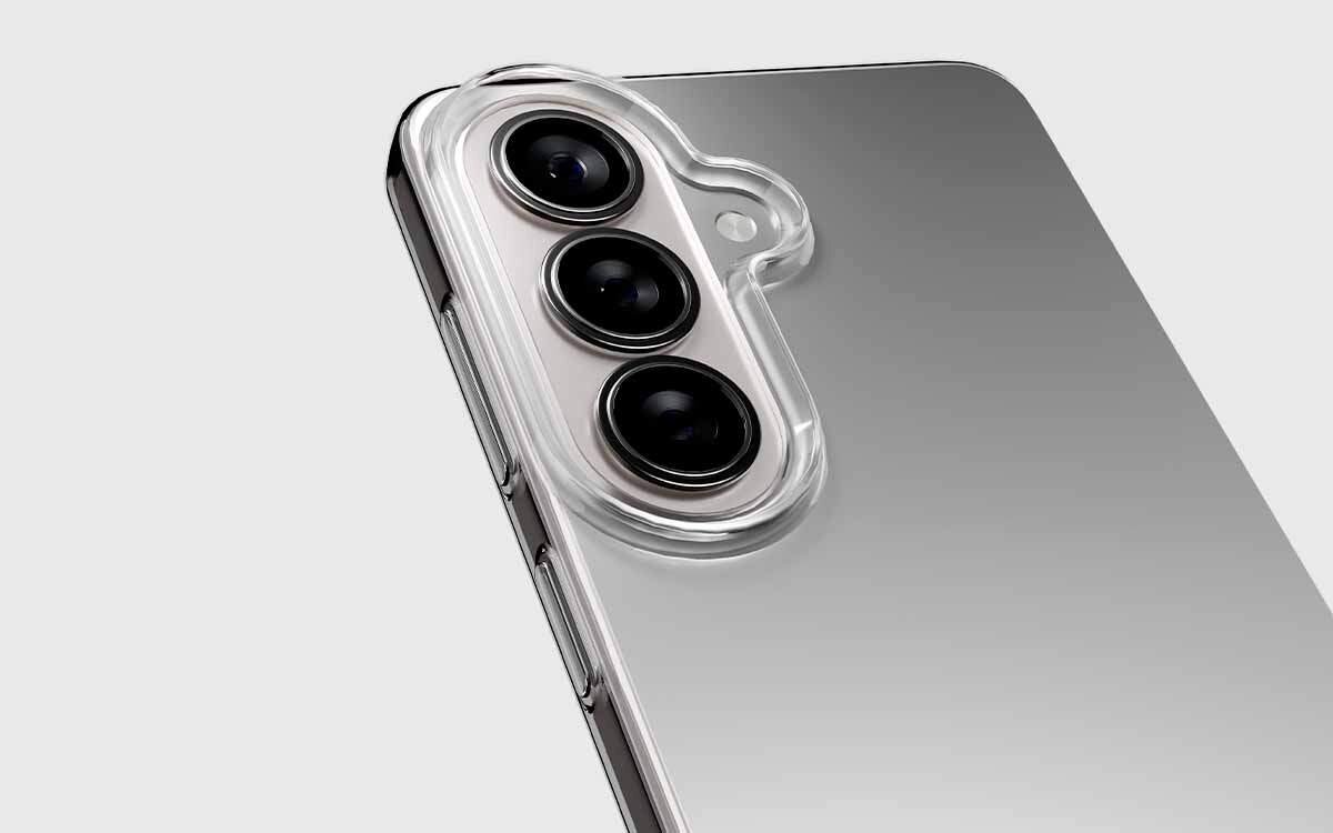 Etui Skinny zabezpieczające przyciski i umożliwiające dostęp do portów.