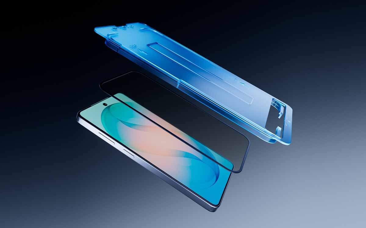 Szkło hartowane SBS Eyesafe do Samsung Galaxy S26 Ultra, optymalizacja OLED, komfort i ochrona, smartfon ze szkłem hartowanym na ciemnoniebieskim tle